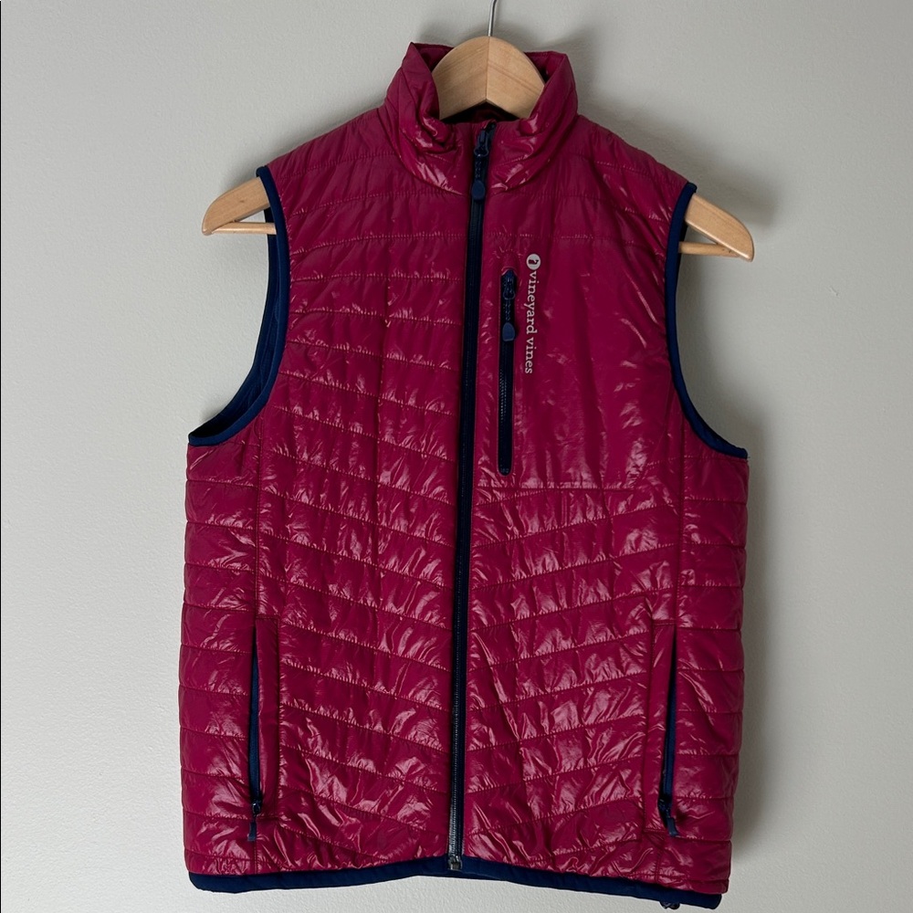 Vineyard Vines Quilted Performance Vest Magenta Navy XS